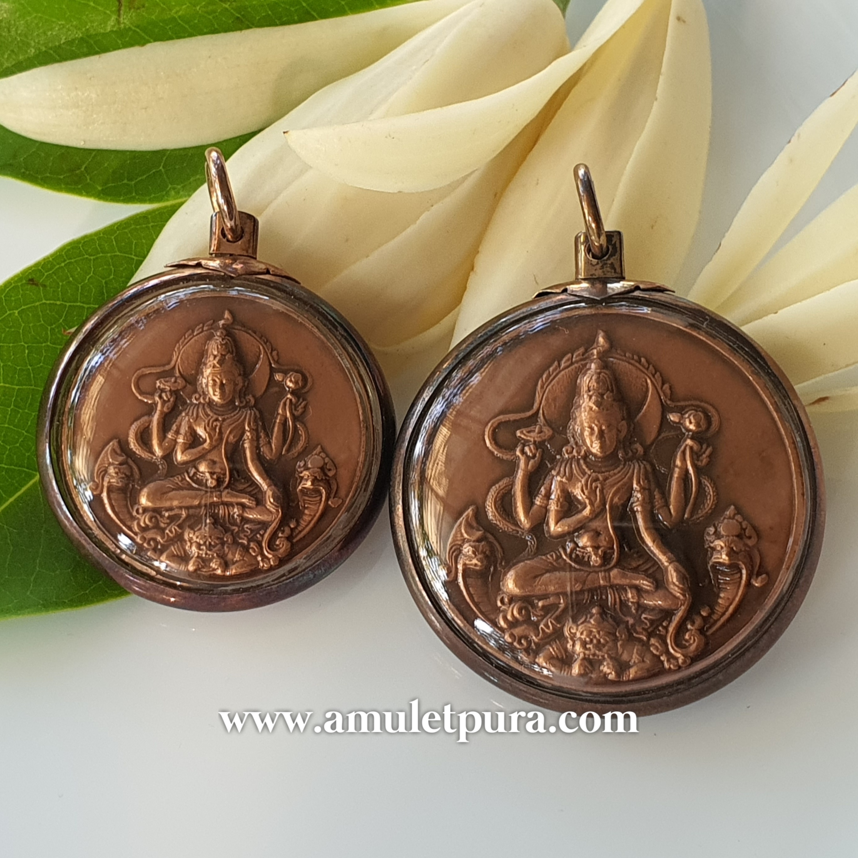 จตุคามรามเทพ รุ่นสัจจะอธิษฐาน บุโรพุทโธ (ทองแดงรมดำ 3.2 ซม. หลังมหาเจดีย์บุโรพุทโธ) ปี50 อ.ลักษณ์ เรขานิเทศ (มีโค้ด พร้อมกรอบฝ่าหวาย)