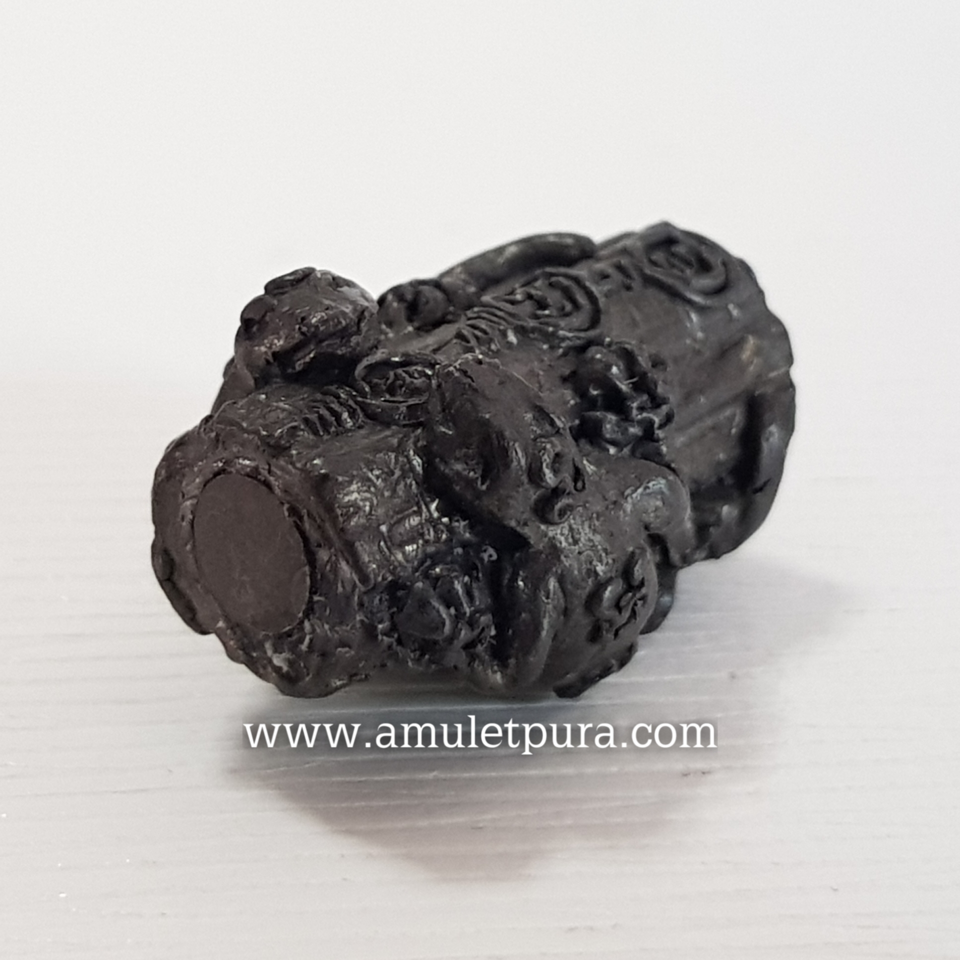 จิ้งจกเกี้ยวมหาเสน่ห์(โลหะชนวนโบราณรมดำ อุดกริ่งและมวลสาร)พระอาจารย์ปราโมท วัดเขาชะงุ้ม จ.ราชบุรี