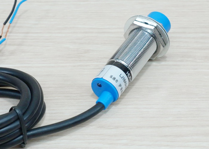 LJ18A3-8-Z/AX (NPN NC ระยะจับ 8mm) 6-36V DC Inductive Proximity Sensor
