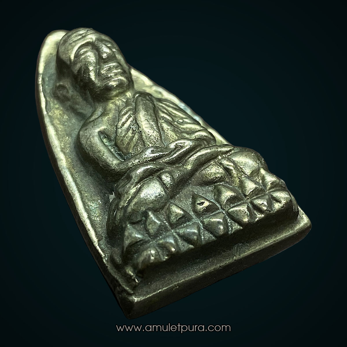 หลวงปู่ทวด (พิมพ์เตารีดใหญ่ เนื้อเมฆสิทธิ์) รุ่นเสาร์ 5 มหาสิทธิโชค ปี53 พ่อท่านเขียว วัดห้วยเงาะ จ.ปัตตานี (มีโค้ด หมายเลข 1093)