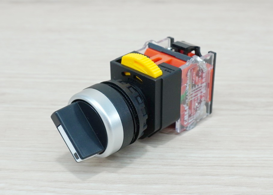 LAY38-11X2 AC400V 10A (2-Position) Industrial Selector Rotary Switch (On-Off) self-locking