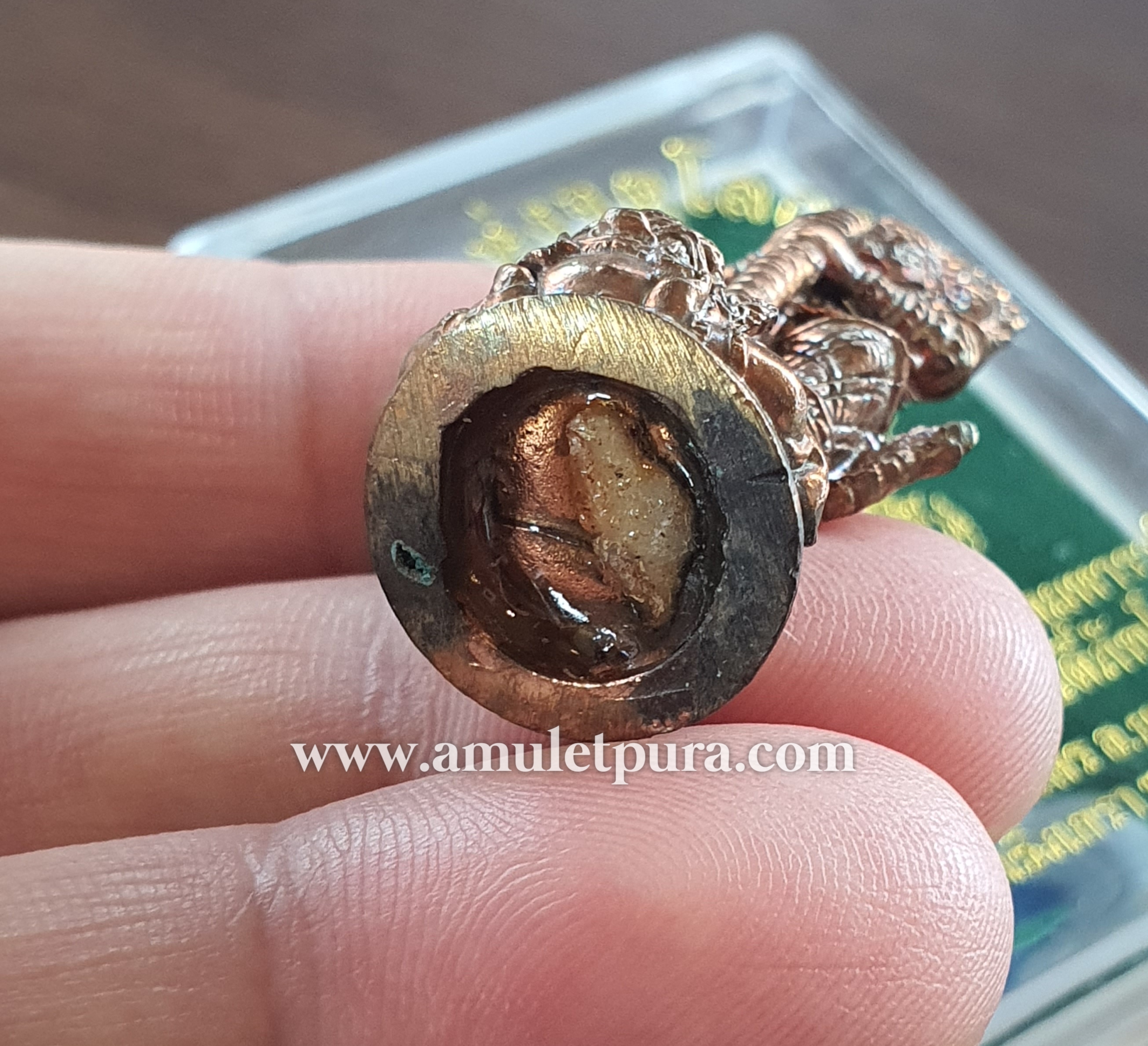 1 ใน 299 แจกศูนย์จอง ท้าวเวสสุวรรณหน้ายักษ์ (เนื้อสัมฤทธิ์ผิวไฟ) รุ่นเศรษฐีเฟื่องฟู ปี60 หลวงพ่อฟู วัดบางสมัคร จ.ฉะเชิงเทรา (ใต้ฐานอุดเทียนชัย มีโค้ด หมายเลข 135 แจกศูนย์จอง)