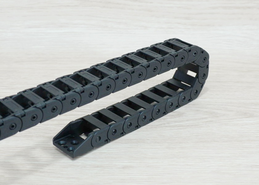 10 X 20 mm Cable Drag Chain R18mm ยาว 1M และ End Connectors (Bridge open outside)
