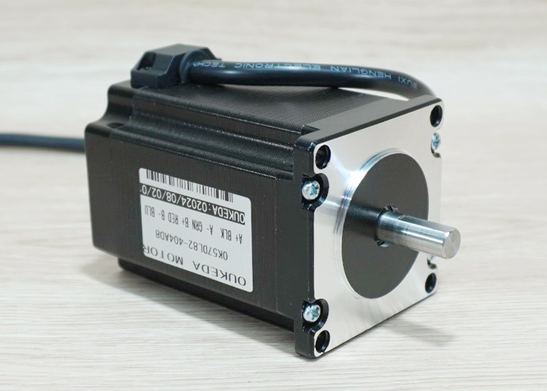 OUKEDA - Stepper Motor (Nema 23) แรงบิด 2.4N.m 4A Shaft 8mm (OK57DL82-404AD8) 1m Cable