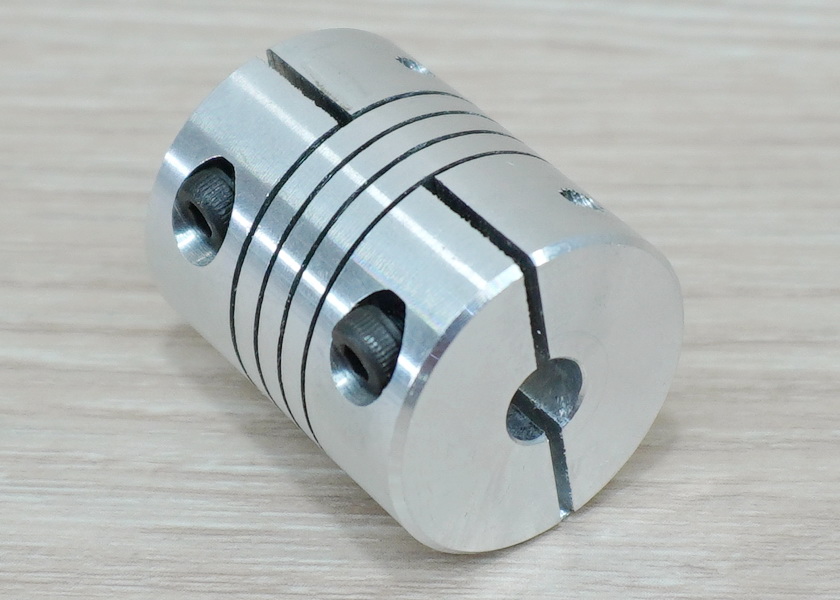 6.35 x 10 mm RB-Flexible Shaft Coupling D25 L30 mm (Hex Screw)