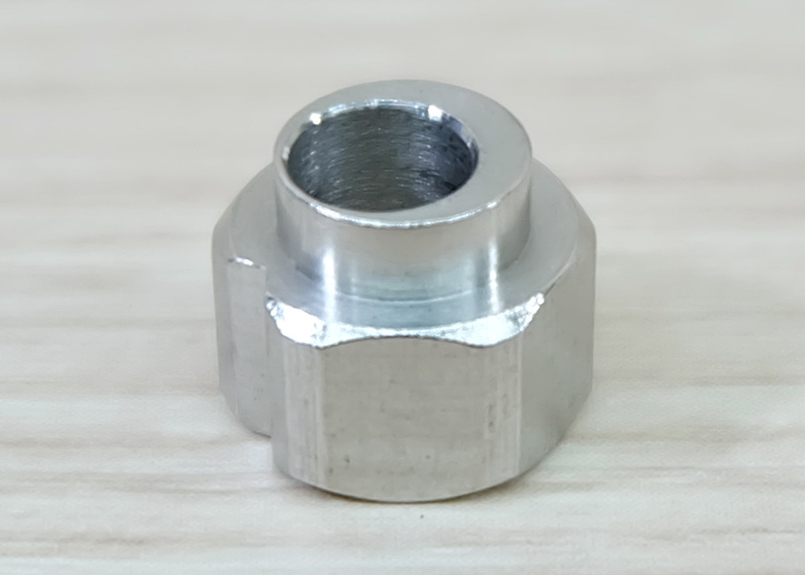 Eccentric column 6 mm V groove - bore 5mm <OD 10mm> (304 stainless steel)