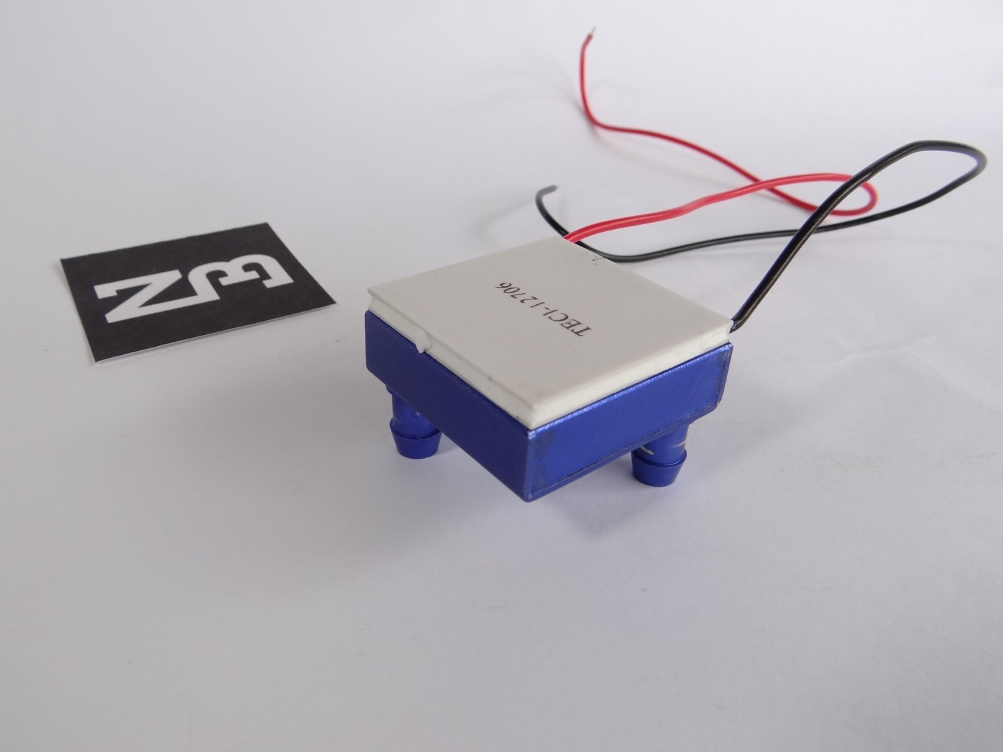 Aluminum Heat Sink ระบายความร้อนด้วยน้ำ 40x40x12mm for CPU (รูบนแผ่นด้านกว้าง)