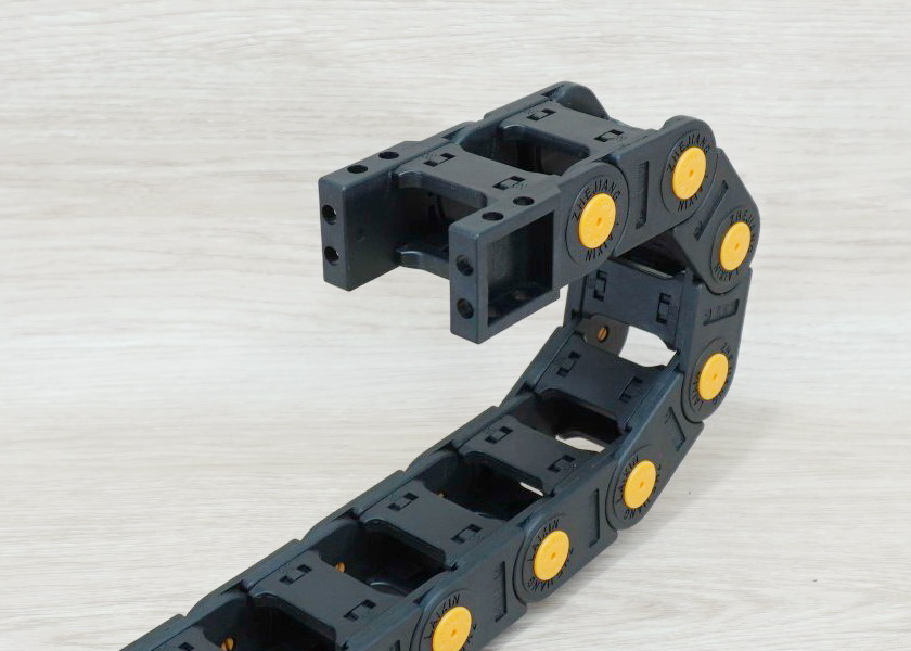 20 X 38 mm Cable Drag Chain R55mm ยาว 1M และ End Connectors (Bridge opening)