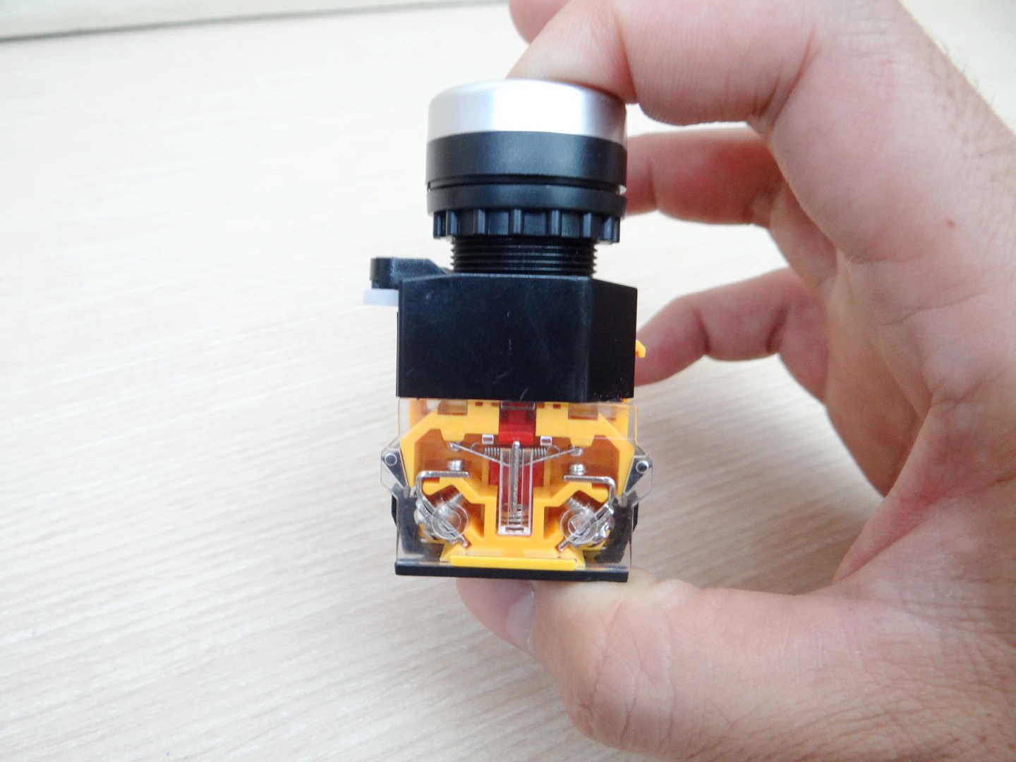 LA38 22mm Flat Head Pushbutton Switch 1NO/1NC Reset (Blue - กดติด-ปล่อยดับ) LA38-11BN