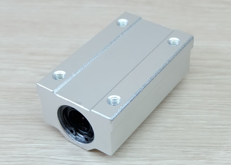 SCS12LUU Linear Ball Bearing Block 12mm
