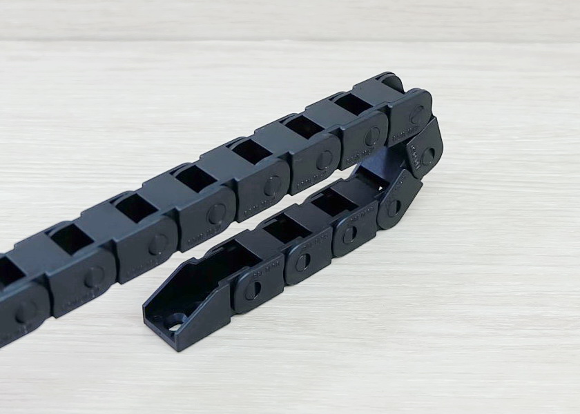 10 X 10 mm Cable Drag Chain R18mm ยาว 1M และ End Connectors