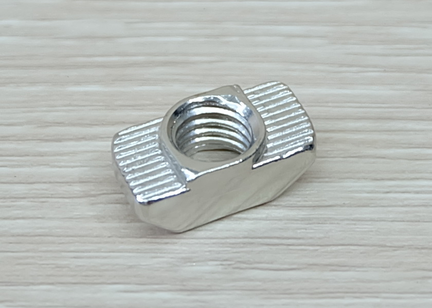 Free Nut M8 (20 ตัว/ชุด) สำหรับ Series 40 Alu Profile