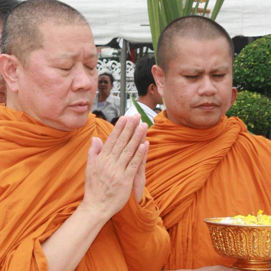 พระปิดตาพังพระกาฬ รุ่นธงชัย พระพรหมมังคลาจารย์ (เจ้าคุณธงชัย) วัดไตรมิตรฯ ปี59 (เนื้อทองแดงรมดำ เลี่ยมใส่น้ำมันเสือผสมว่าน 108 เพื่อเพิ่มพุทธคุณเข้มขลัง)