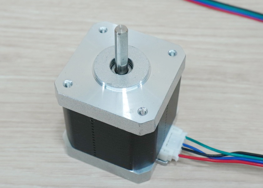 Usongshine - Stepper Motor (Nema17) แรงบิด 48 N.cm 1.5A (17HS8401) Silver End