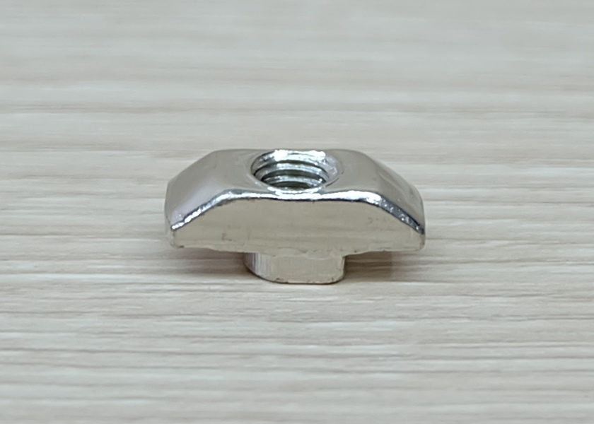 Free Nut M6 (20 ตัว/ชุด) สำหรับ Series 40 Alu Profile