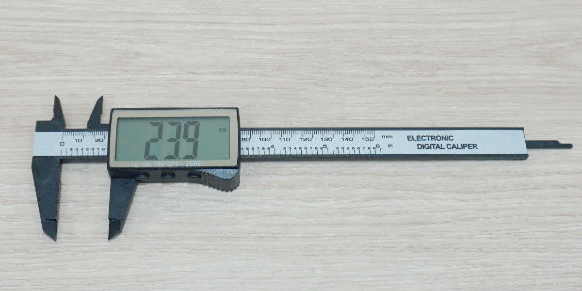 Digital Caliper 0-150mm, Accuracy ±0.2mm (Carbon Fiber Composite)
