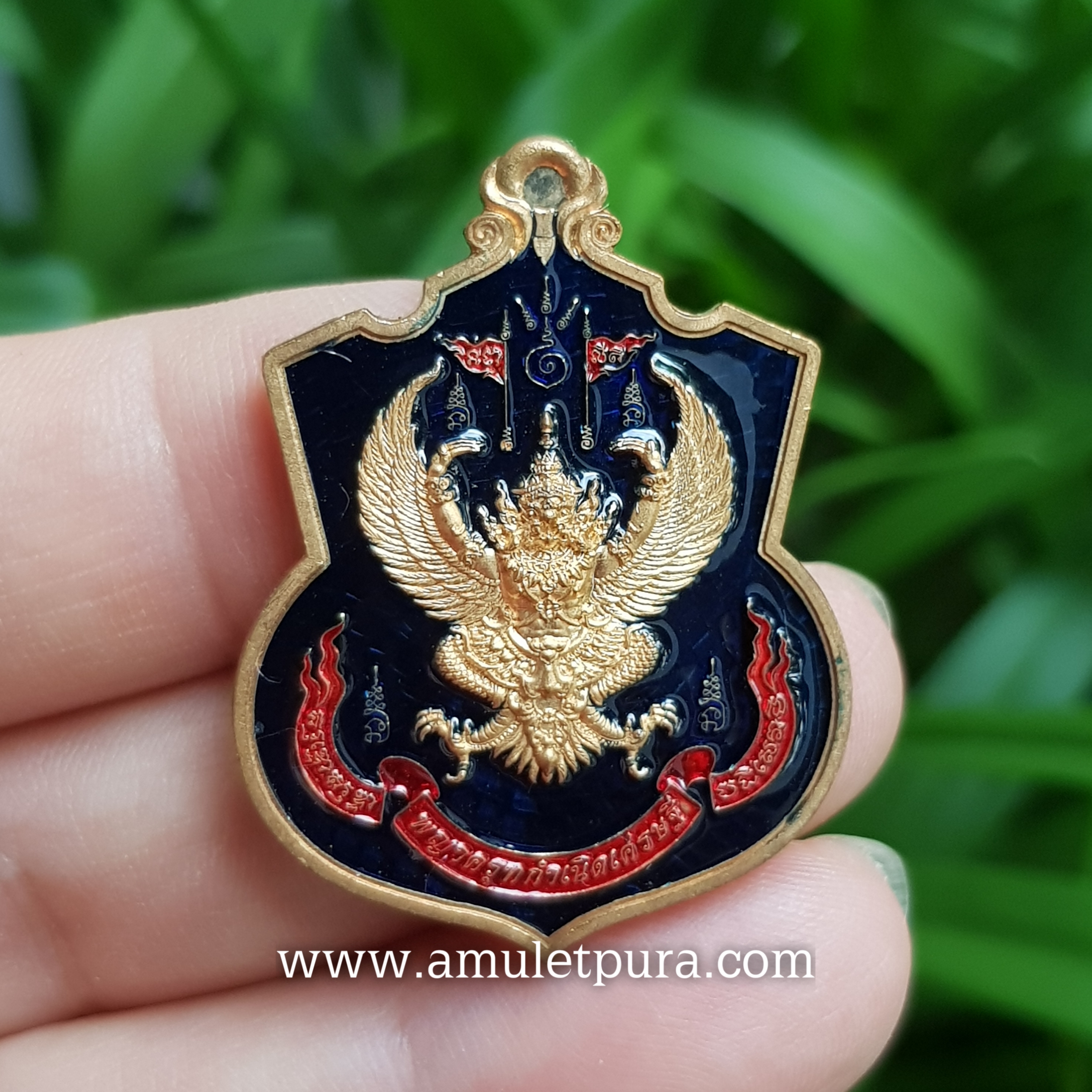เหรียญพญาครุฑหลังท้าวเวสสุวรรณ(สัตตะลงยาสีน้ำเงิน)รุ่นพญาครุฑกำเนิดเศรษฐี กฐินปี61 ครูบาวิรุต วัดสันมะเหม้า จ.เชียงราย(มีโค้ด หมายเลข181)