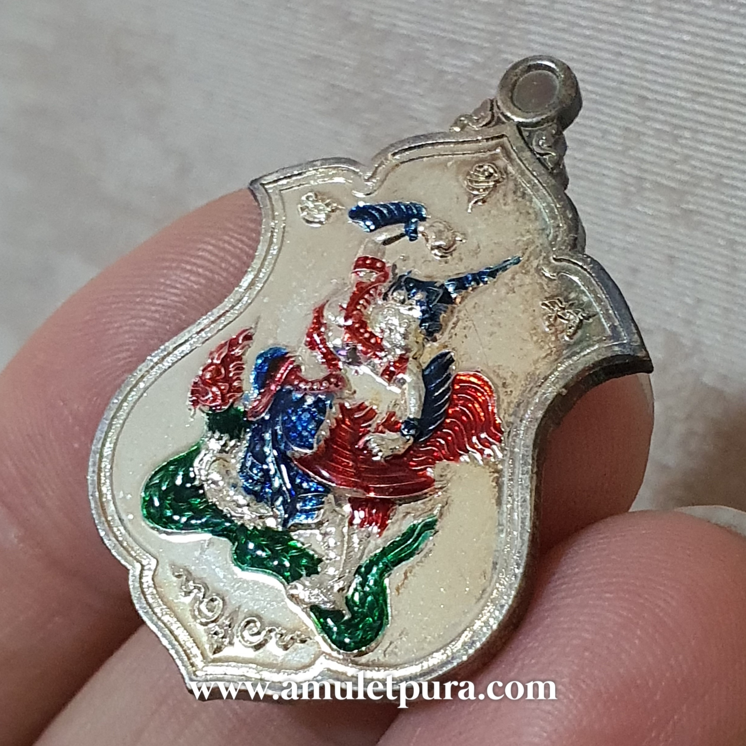 เหรียญพญาครุฑยุคนาค รุ่น1 ปราบไพรี(กะไหล่เงินลงยา 3 สี)ปี55 หลวงปู่ลู วัดหนองจาน จ.ชัยภูมิ(ตอกโค้ด หมายเลข ๑๐๗)