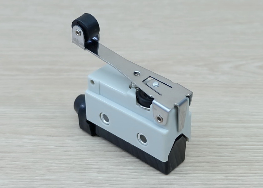 AZ-7121 Waterproof Micro Limit Switch - Long Lever Roller (Silver Contact)