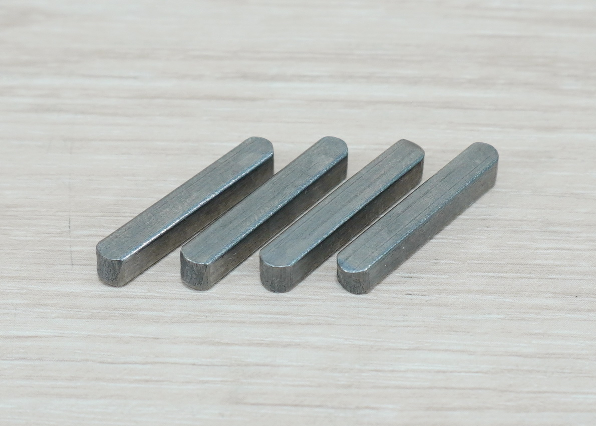 Flat Key Pin 4*4*25 Carbon Steel A-type Round Head Square (แพ็ค 4 ชิ้น)