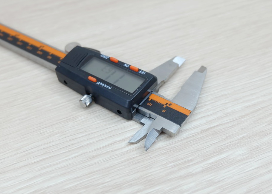 Syntek, Fractional Display 150mm Stainless Steel Digital Vernier Caliper, Accuracy ±0.04mm