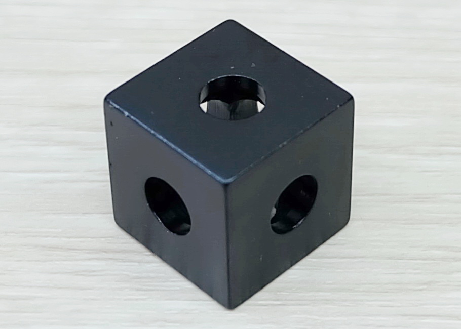 Cube Corner Bracket (Black)