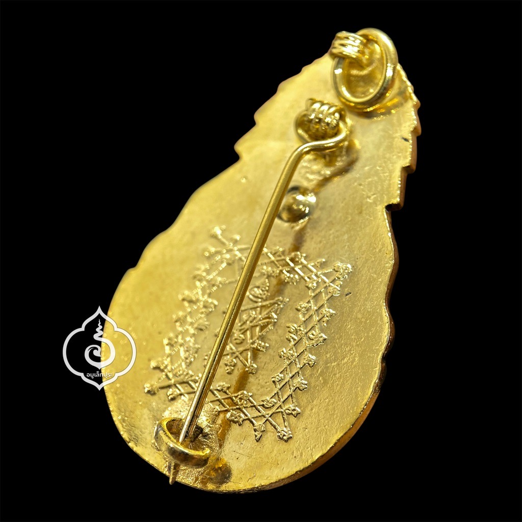 ล็อกเก็ตเข็มกลัดมงกุฏเพชร รุ่นแรก พระสุธรรมยานเถระ ตัวหนังสือเล็ก (นิยมสุด) ปี28 หลวงพ่อฤาษีลิงดำ วัดท่าซุง จ.อุทัยธานี (หลังยันต์เกราะเพชร)