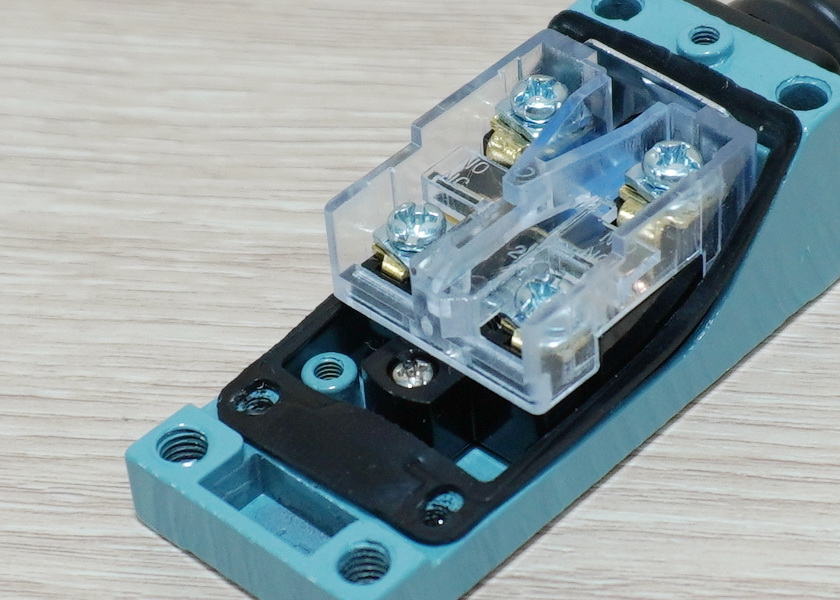 ME(TZ)-8107 Limit Switch AC 250V/6A (Silver Contacts) IP65