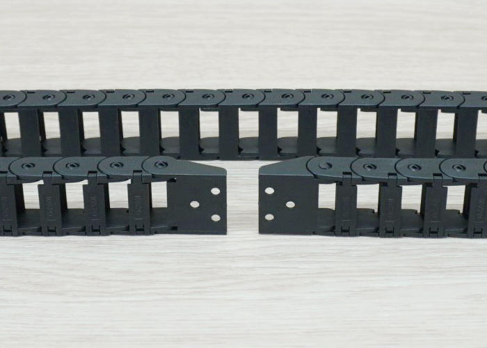 10 X 20 mm Cable Drag Chain R18mm ยาว 1M และ End Connectors (Bridge open outside)