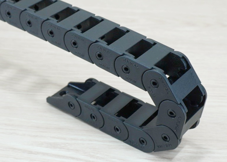 15 X 20 mm Cable Drag Chain R28mm ยาว 1M และ End Connectors