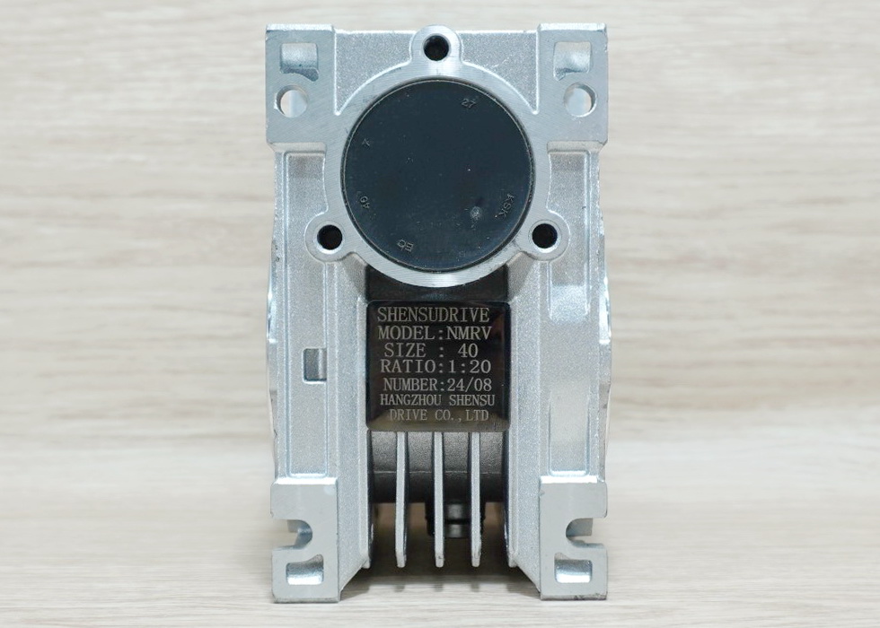 20:1 NMRV40 Worm Gearbox Speed Reducer for NEMA34 (shaft: input 14mm / Out 18mm)
