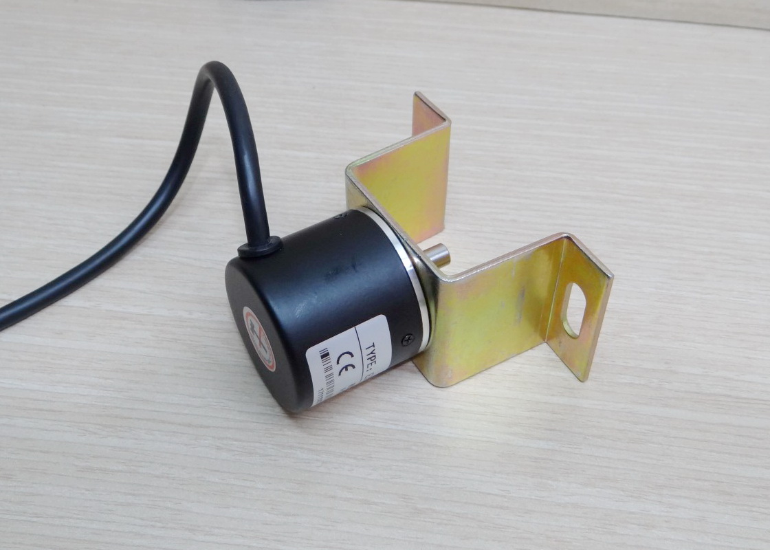 600P/R Incremental Rotary Encoder (E38-S6-600-2-N-24) Shaft 6mm, Cable 2M, NPN, 5-24VDC