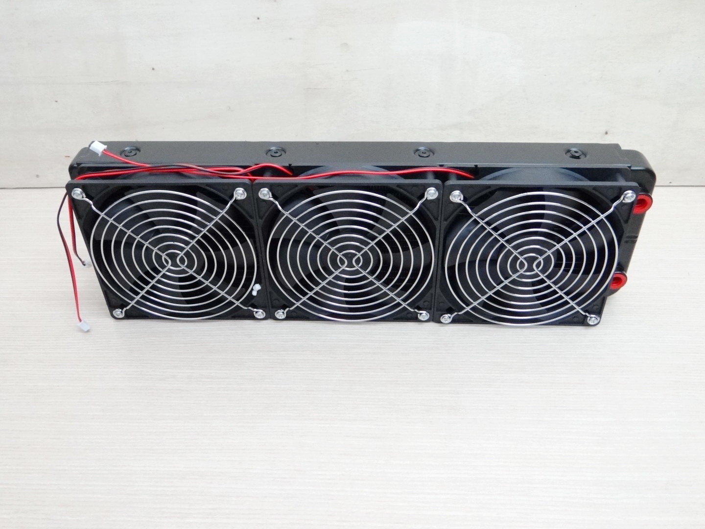 360mm Aluminum Radiator Water Cooling 18 Tube Heat Exchanger หัวเกลียว 1/8BSP (9.5mm) + 3 Fan 12V DC