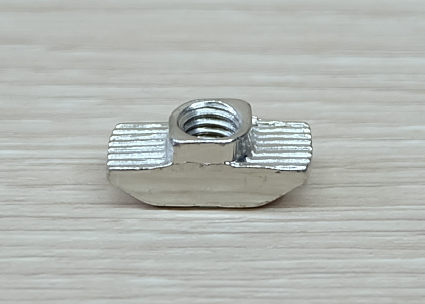 Free Nut M6 (20 ตัว/ชุด) สำหรับ Series 40 Alu Profile