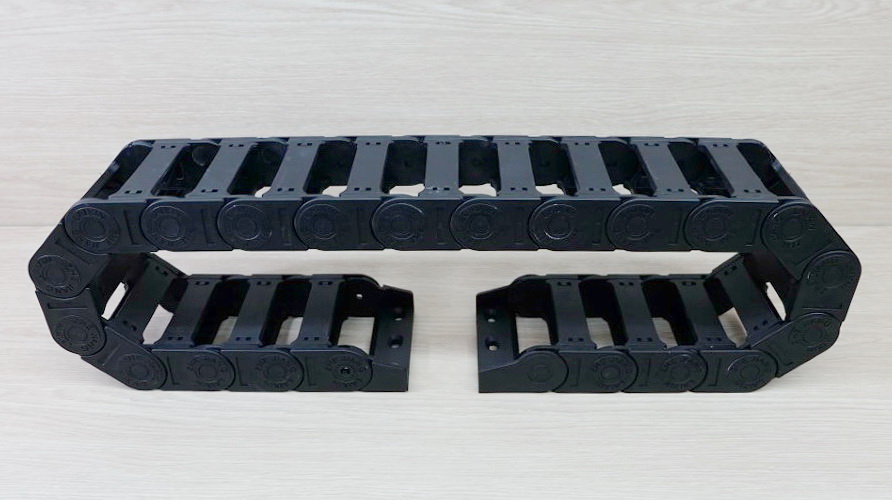 25 X 77 mm Cable Drag Chain R55mm ยาว 1M และ End Bridge Connectors (Bridge opening)
