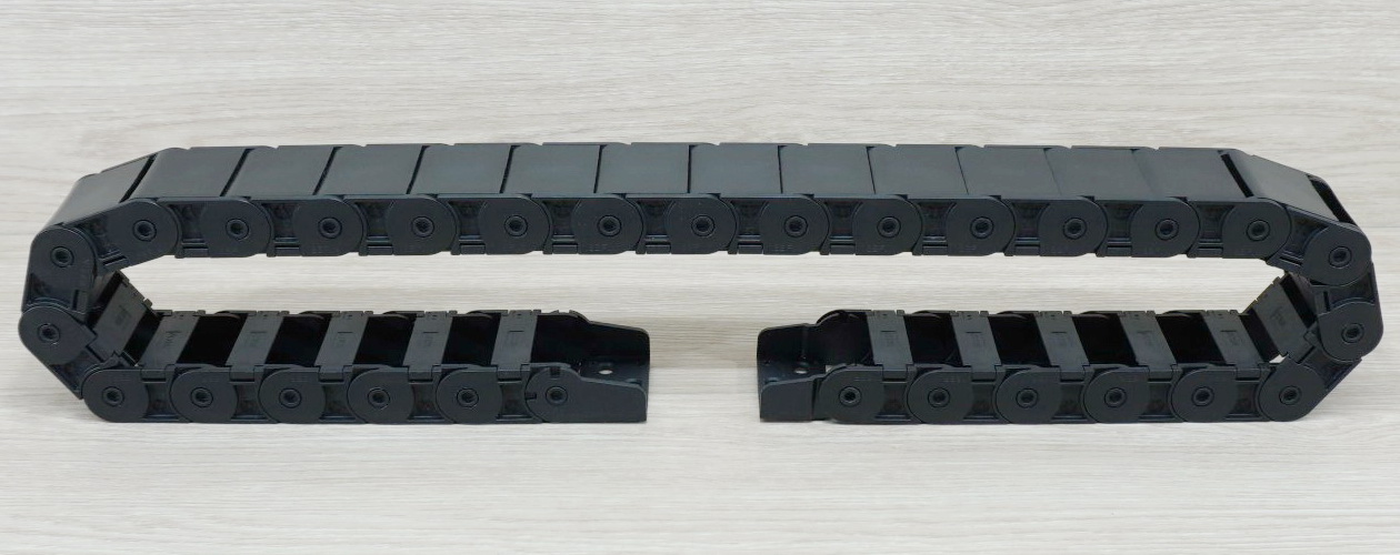 18 x 37 mm Cable Drag Chain R38mm ยาว 1M และ End Connectors (Semi-Enclosed)