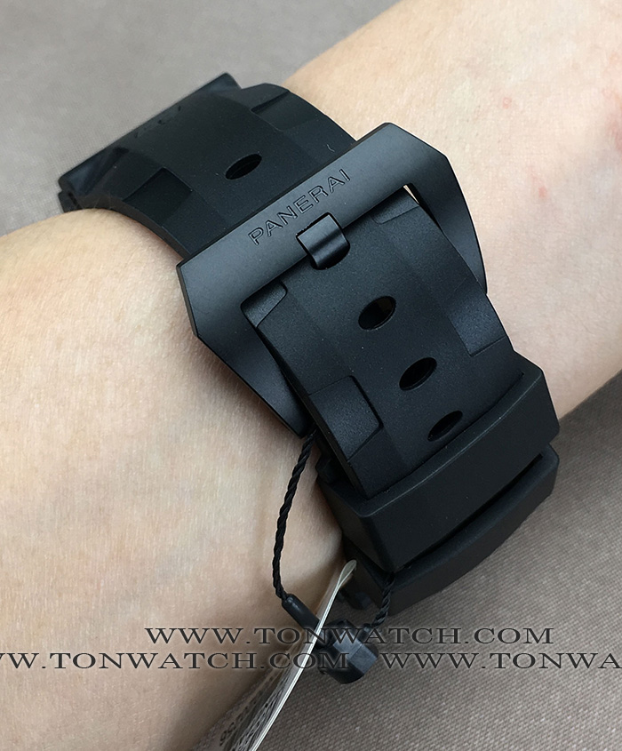 Pam979 VSF PANERAI SUBMERSIBLE CARBOTECH