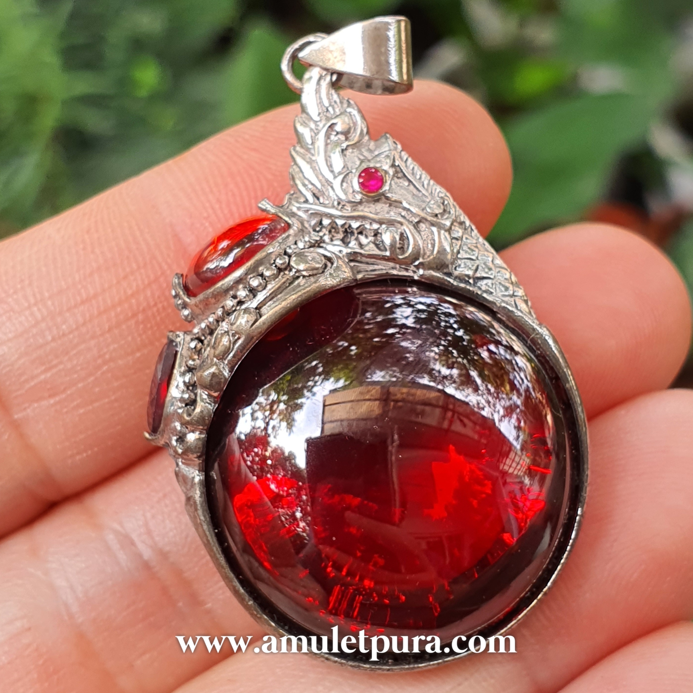 จี้เพชรพญานาคสีแดง ตัวเรือนเงินรูปพญานาค