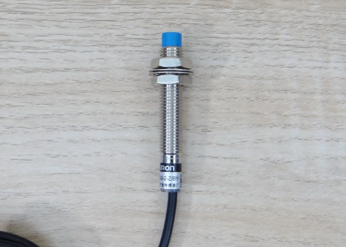 LJ8A3-2-Z/BY (PNP, NO ระยะ 2mm) 6-36V DC Inductive Proximity Sensor M8