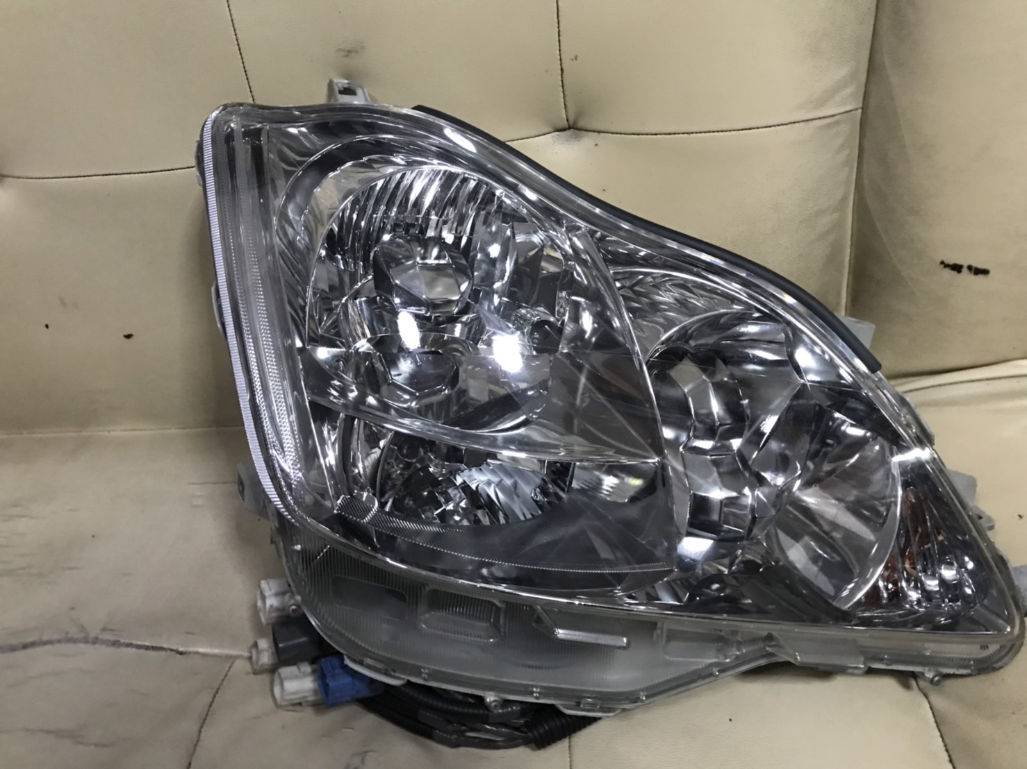 ไฟหน้า TOYOTA CROWN XENON R (ขวา) ทั้งชุด