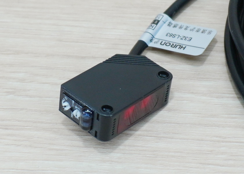 E3Z-LS63, Diffuse Photoelectric Switch 1-50 cm Detection Range (NPN, NO/NC)