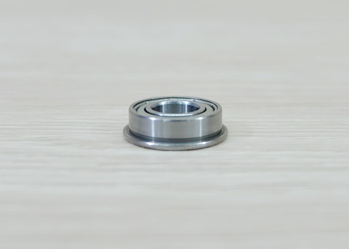F688zz (8x16x5mm) Flange Deep Groove Ball Bearing