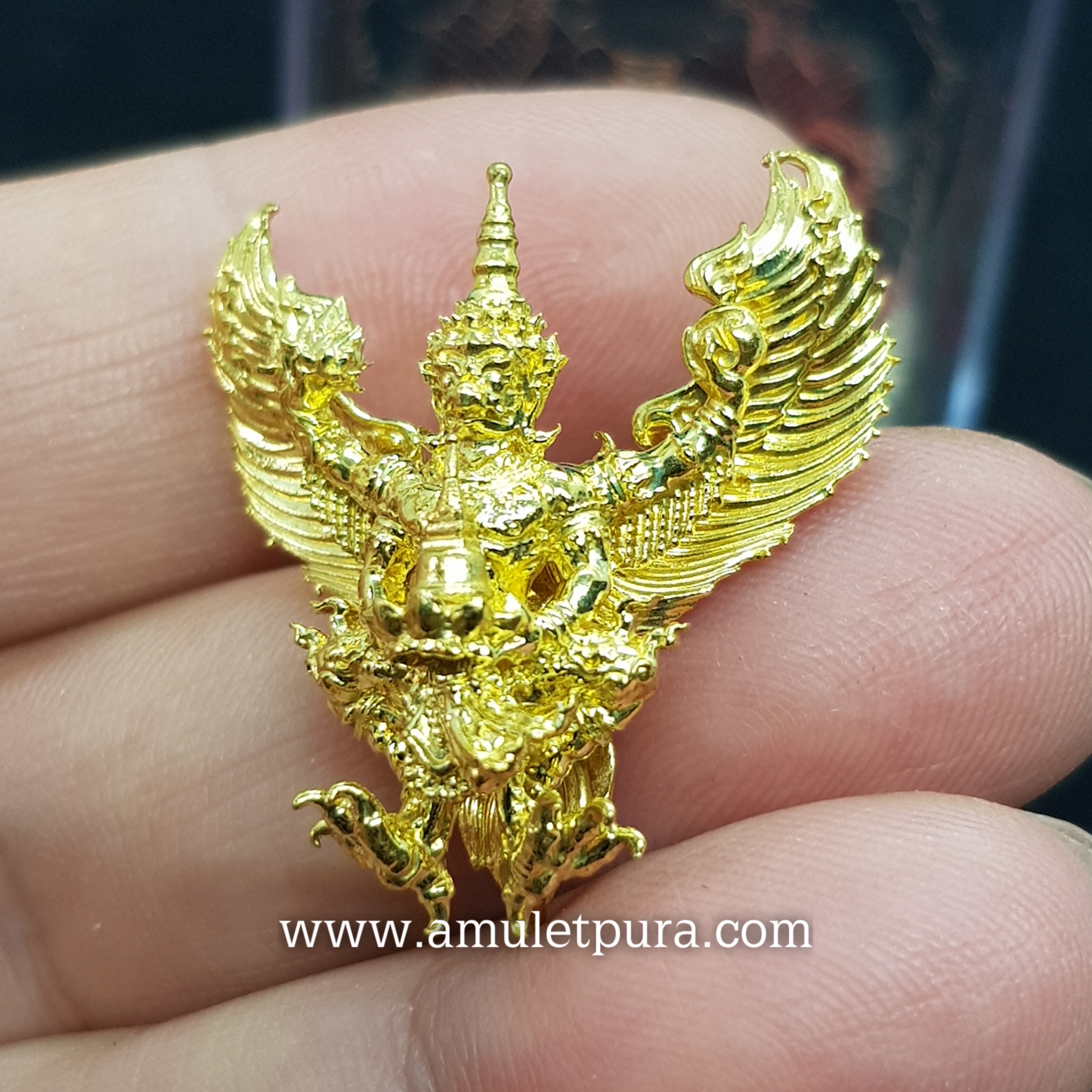 พญาครุฑ (เนื้อทองระฆังศรัทธา) รุ่นเสาร์5 เงินไหลมา ปี63 วัดพระมหาธาตุวรมหาวิหาร จ.นครศรีธรรมราช (มีโค้ด)