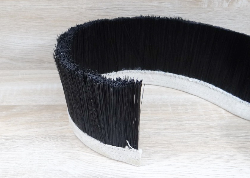 แปรงดักฝุ่น 100mm x 1M Nelon Brush Vacuum Cleaner (Black)