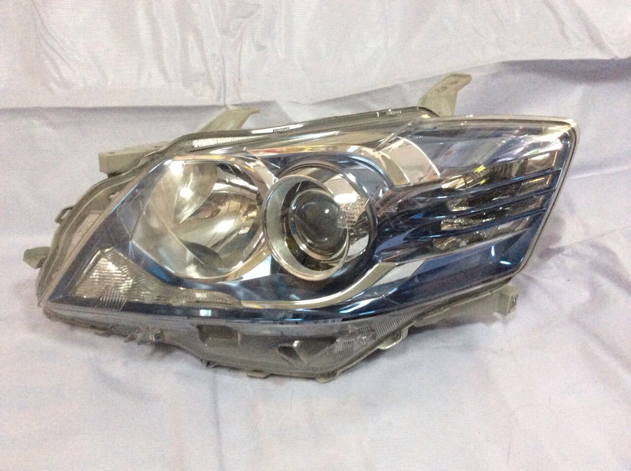 ไฟหน้า TOYOTA CAMRY 2010 ไฮบิต XENON