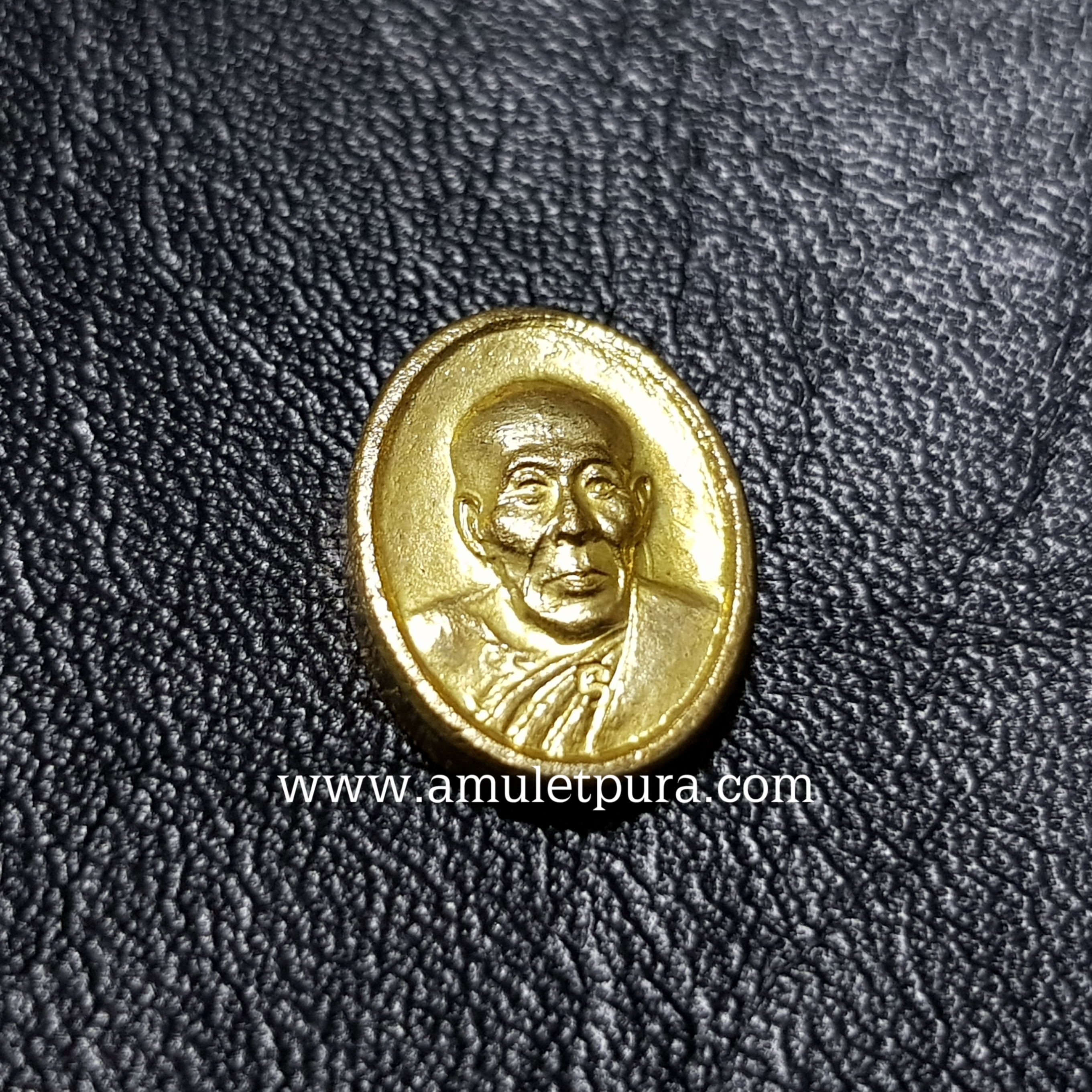 เหรียญเม็ดแตง หลวงปู่คำบุ รุ่นรวยทรัพย์ เจริญ รุ่งเรือง หลวงปู่คำบุ วัดกุดชมภู จ.อุบลราชธานี