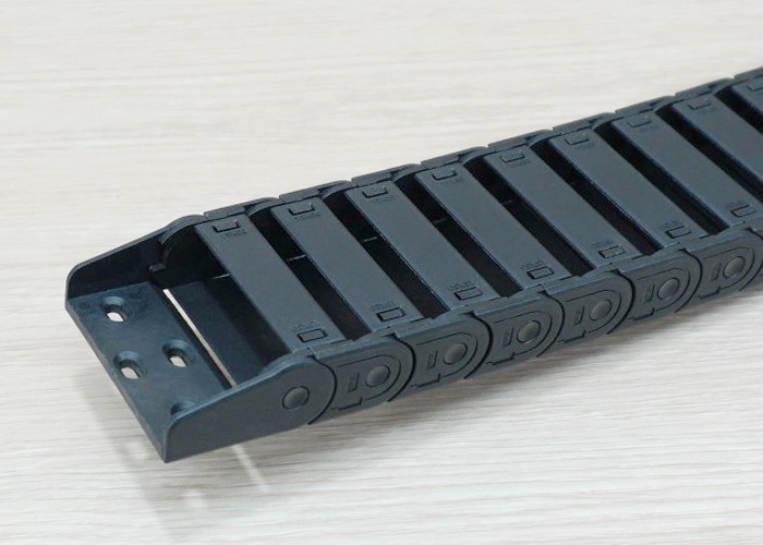 15 X 50 mm Cable Drag Chain R38mm ยาว 1M และ End Connectors (Semi-Enclosed)