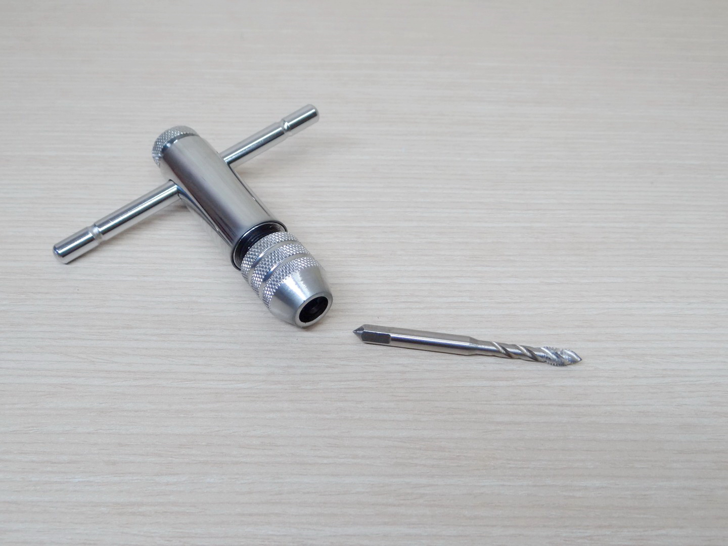 Reversible M3-M8 T Bar 85mm Handle Ratchet Tap Wrench Holder