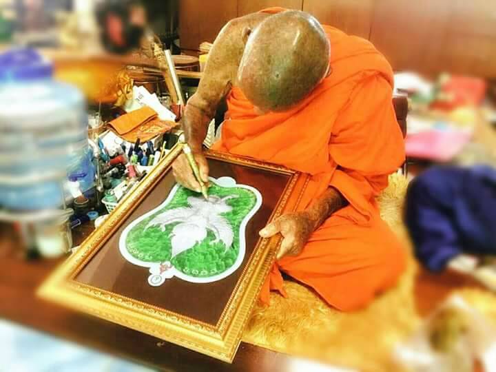 เหรียญพัดโบกพญาครุฑ รุ่นแรก เนื้อทองทิพย์ ปี61 หลวงพ่อหวั่น วัดคลองคูณ จ.พิจิตร (มีโค้ด หมายเลข 444 พร้อมเลี่ยมกันน้ำ)