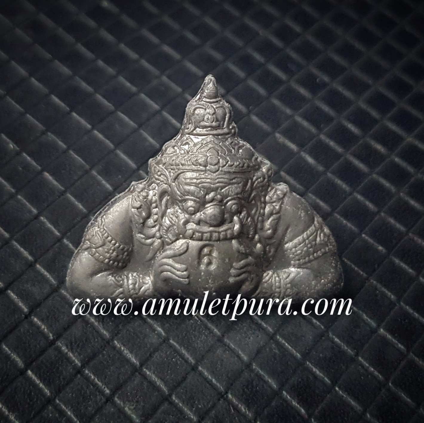 พญาราหูคุ้มชะตา มหาบารมี (ตะกั่วจารหลัง) ปี48 สำนักวัดเขาอ้อ จ.พัทลุง (ตอกโค้ด)